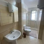Ozzys Place Apartment